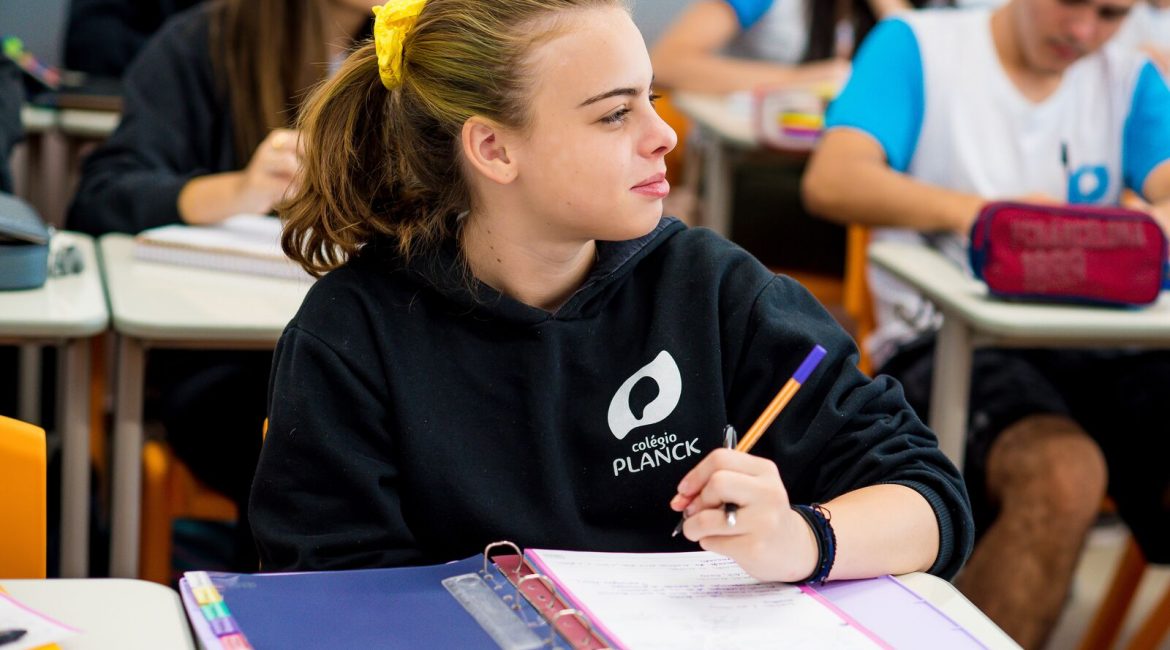 Lado a lado com as facilidades oferecidas pelo desenvolvimento tecnológico, o estímulo da criatividade é um dos principais itens da Educação do século 21.